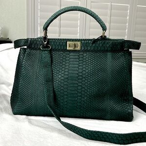 🖤NWOT💕PYTHON 🐍 leather bag with strap